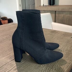 Gianvito Rossi size 39. Black Knit Vires Block Heel Booties.